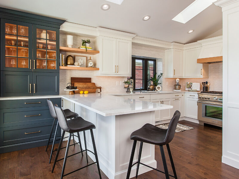 The Aesthetics and Benefits of Tri-Tone Kitchens
