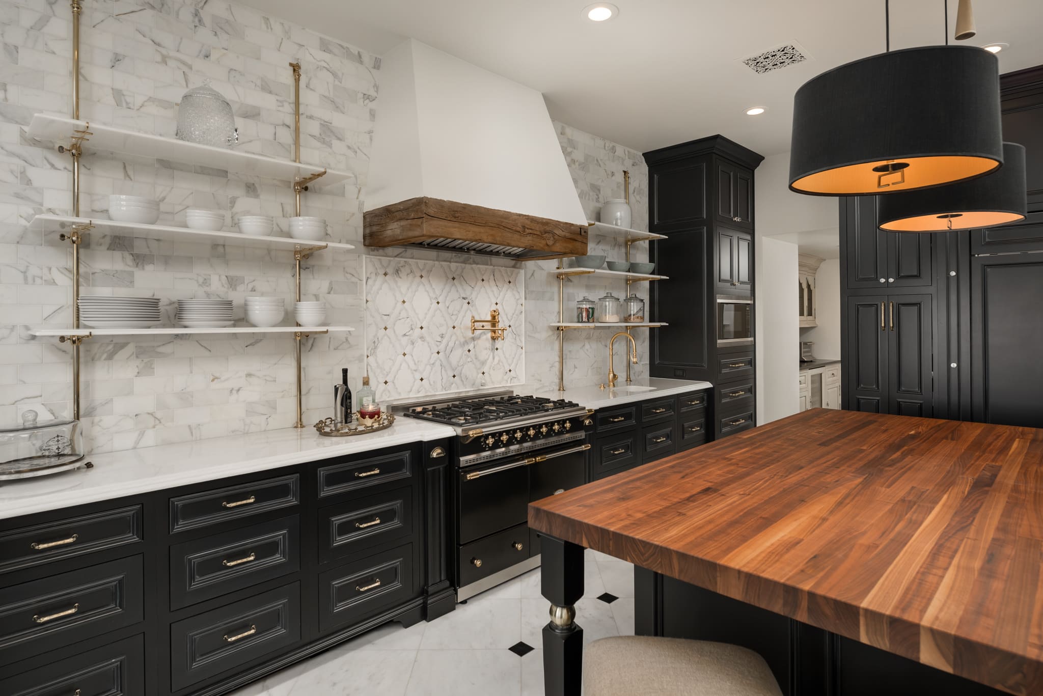 The Aesthetics and Benefits of Tri-Tone Kitchens